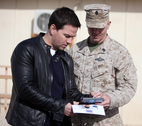 Mark Wahlberg vo vojnovej komédii Renaissance Man Mark Wahlberg