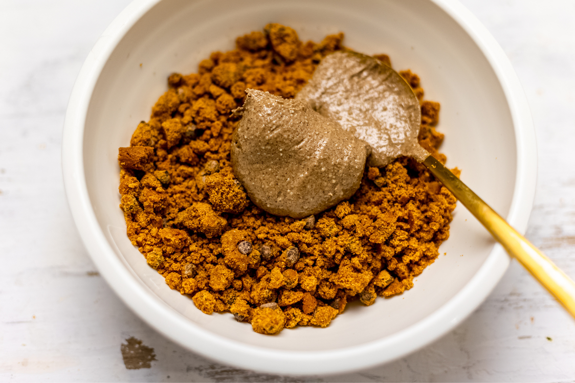 Cheesecake s okusom rolice cimeta - kora Cheesecake s okusom rolice cimeta - kora