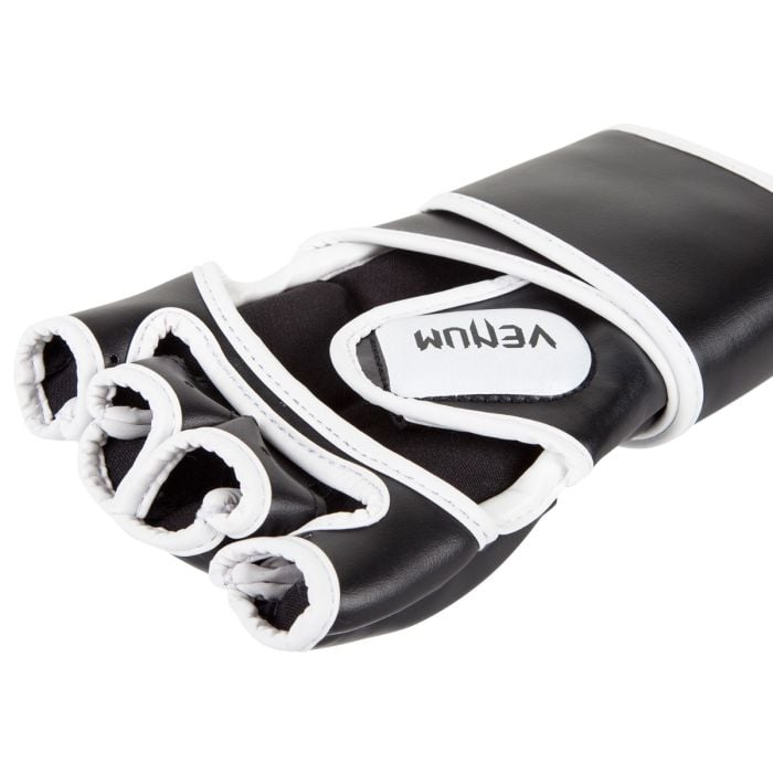 Rukavice Challenger MMA Black - Venum