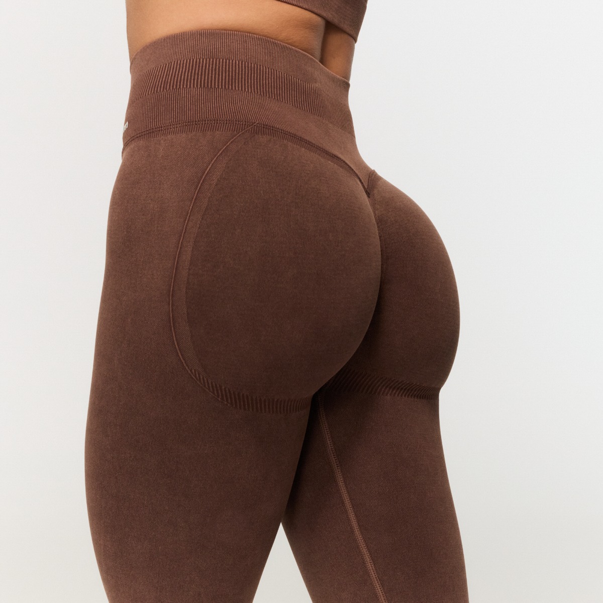 Ženske bešavne tajice Fierce Brown – GymBeam