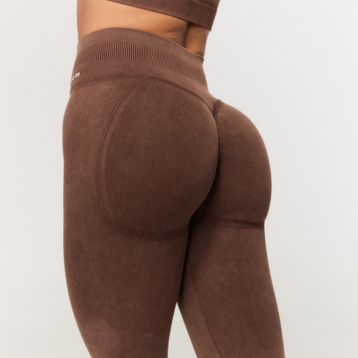 Ženske bešavne hlače Fierce Brown - GymBeam